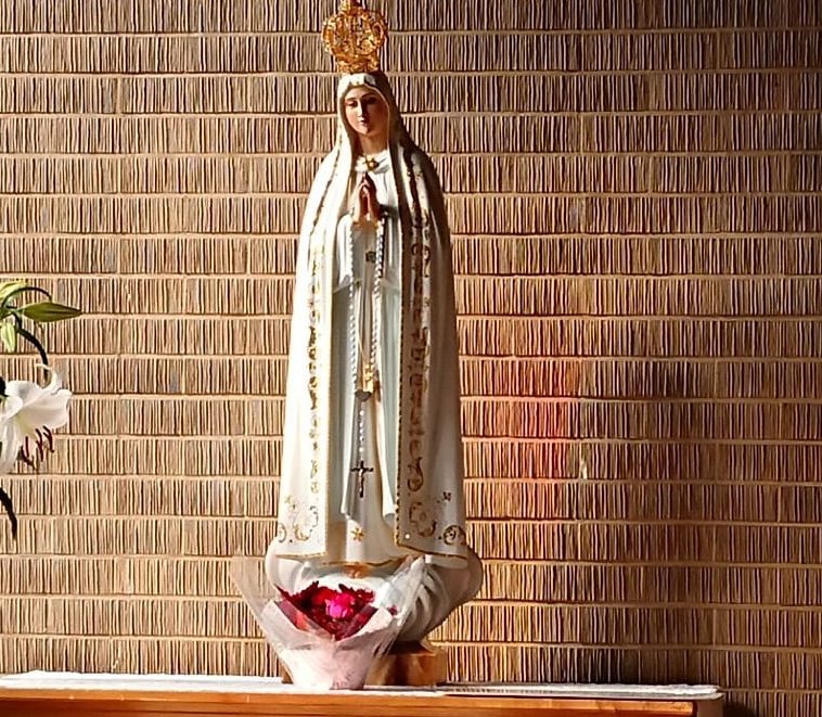 ファティマに現れた聖母マリアの像